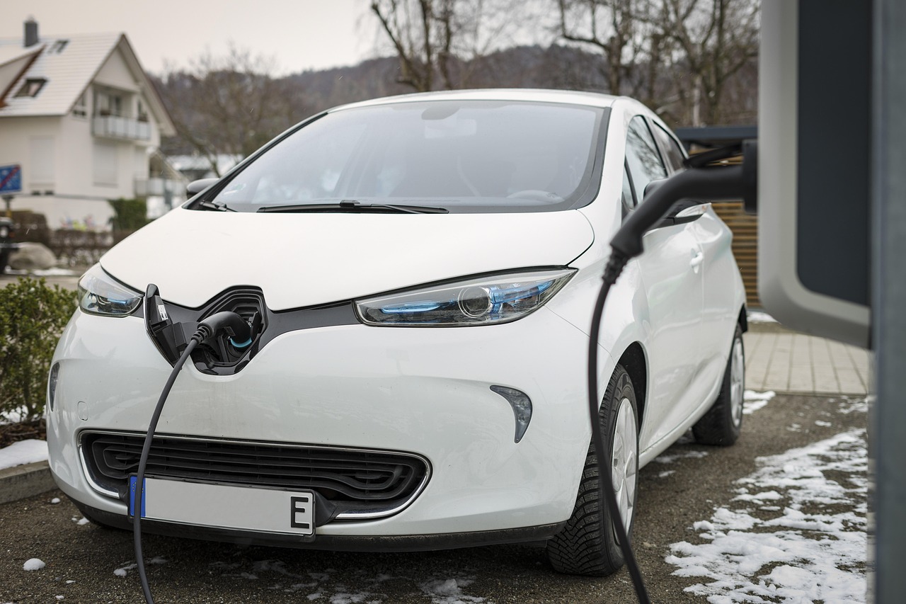 découvrez tout sur la voiture électrique : avantages, fonctionnement, modèles disponibles et impact écologique pour un avenir plus vert.