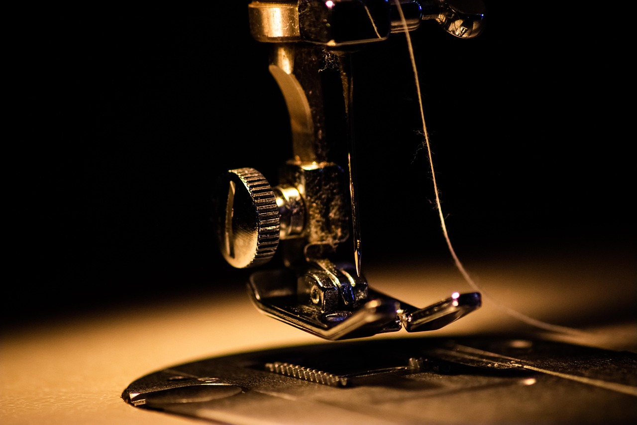 découvrez l'industrie textile, un secteur dynamique en constante évolution. explorez les dernières tendances, innovations, et techniques de fabrication qui façonnent le monde du textile, des matières premières aux produits finis. informez-vous sur les enjeux écologiques et économiques qui impactent cette industrie vitale.