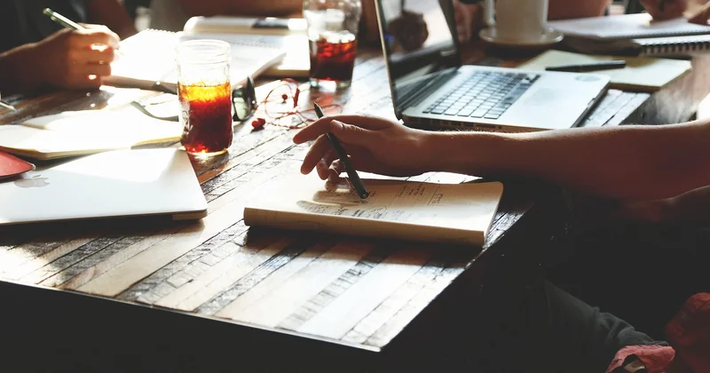 Exemple concret d'adaptation en entreprise : ce que ça change vraiment
