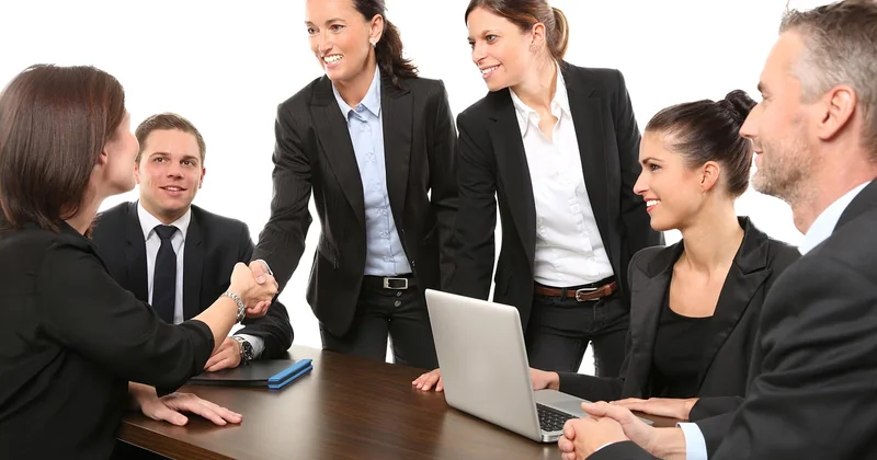 Interne, externe, inter-entreprise : quel format pour quel objectif