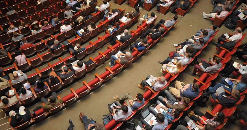 Quelles compétences exige-t-on de l'auditeur ?