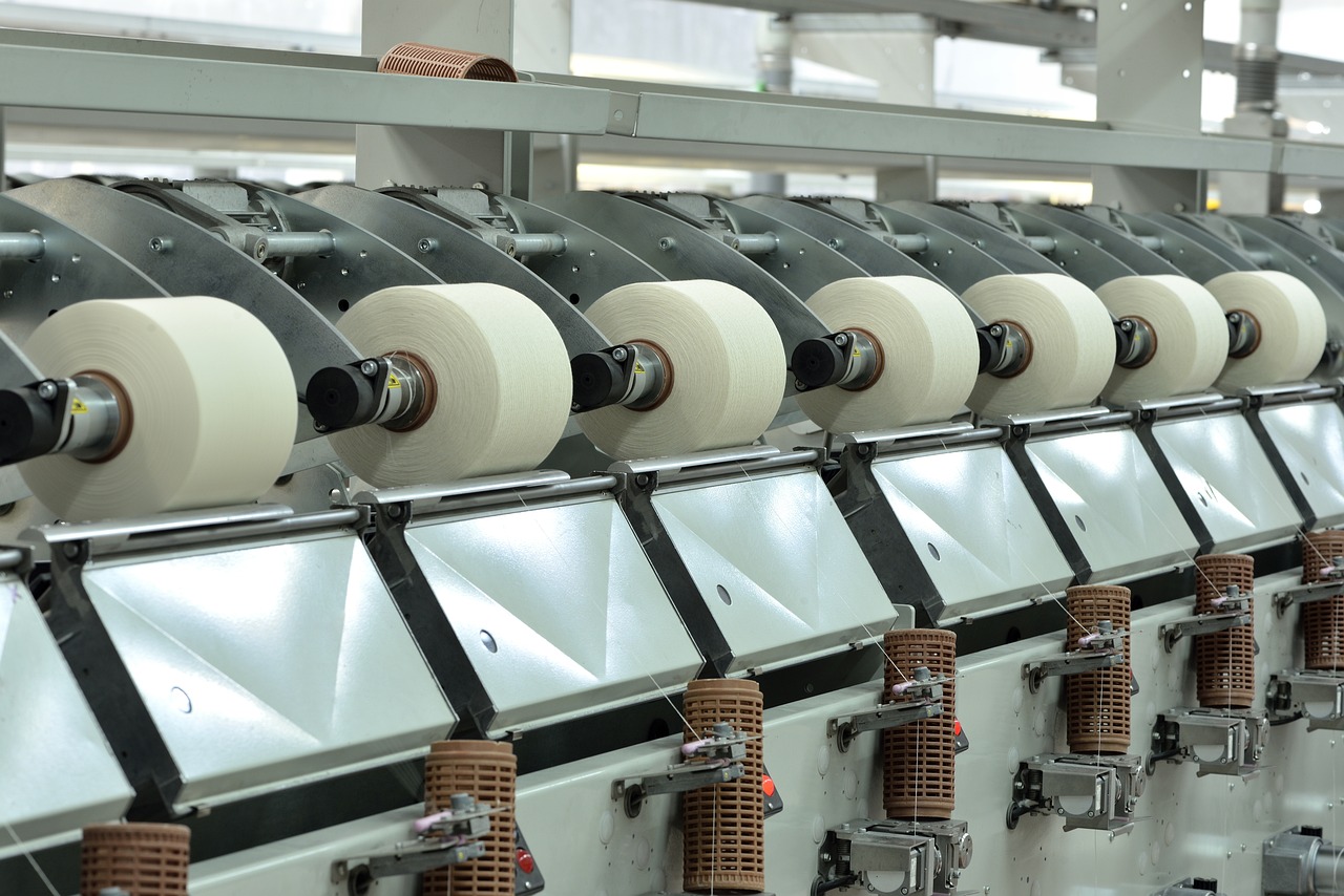 découvrez l'univers de l'industrie textile : des innovations soutenables aux tendances actuelles, plongez dans un secteur en pleine mutation qui façonne notre quotidien. explorez les techniques de production, les matériaux écologiques et les grands acteurs de ce marché dynamique.