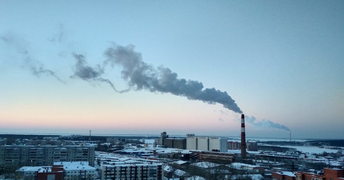 découvrez les zones à faibles émissions (zfe) : des initiatives pour réduire la pollution de l'air, promouvoir les transports durables et améliorer la qualité de vie urbaine. informez-vous sur leur impact, leur efficacité et les mesures à adopter pour une mobilité plus verte.