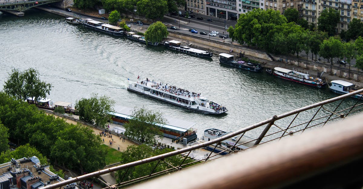 découvrez les détails de l'accord de paris, un traité international crucial visant à lutter contre le changement climatique. explorez ses objectifs, ses engagements des états et son impact sur l'environnement et la société.