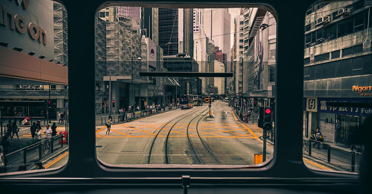 découvrez les avantages et la diversité des transports en commun, des bus aux métros, en passant par les tramways. apprenez comment ces moyens de transport écoresponsables facilitent vos déplacements quotidiens tout en réduisant votre empreinte carbone.