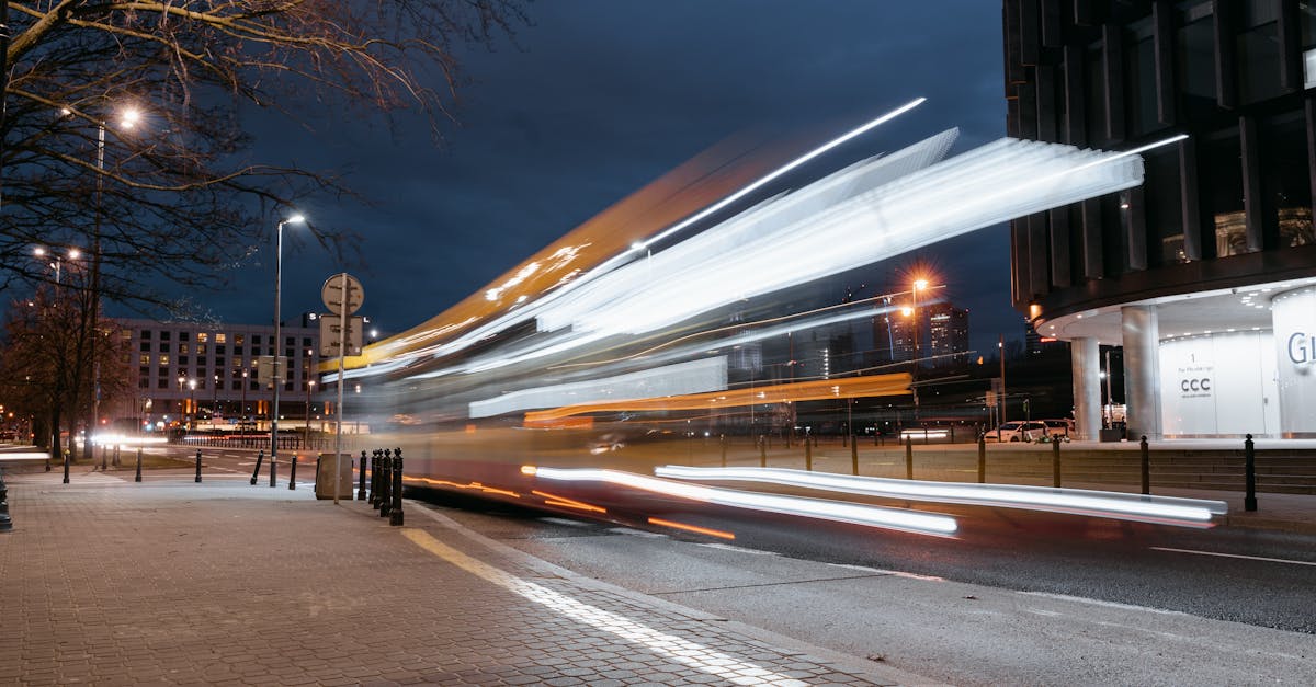 découvrez l'avenir des transports durables avec des systèmes innovants qui allient efficacité, respect de l'environnement et accessibilité. plongez dans des solutions de mobilité qui réduisent l'empreinte carbone et favorisent des villes plus vertes.