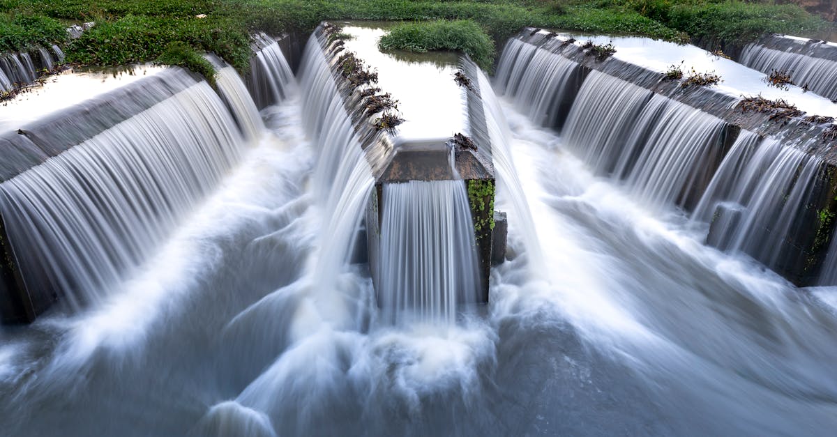 découvrez l'importance des ressources en eau, leur gestion durable, les principaux défis mondiaux et les solutions pour préserver cette richesse vitale pour l'environnement et les générations futures.